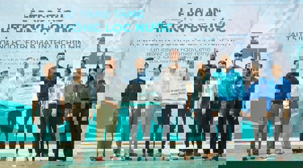 Đem nước sạch về 5 trường học khó khăn ở TPHCM